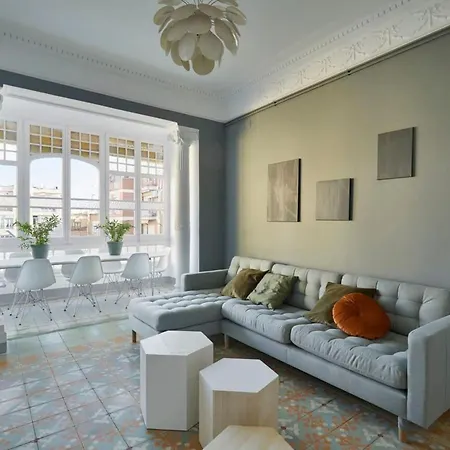 Exclusive Luxe Design - Large Tranquil Penthouse *